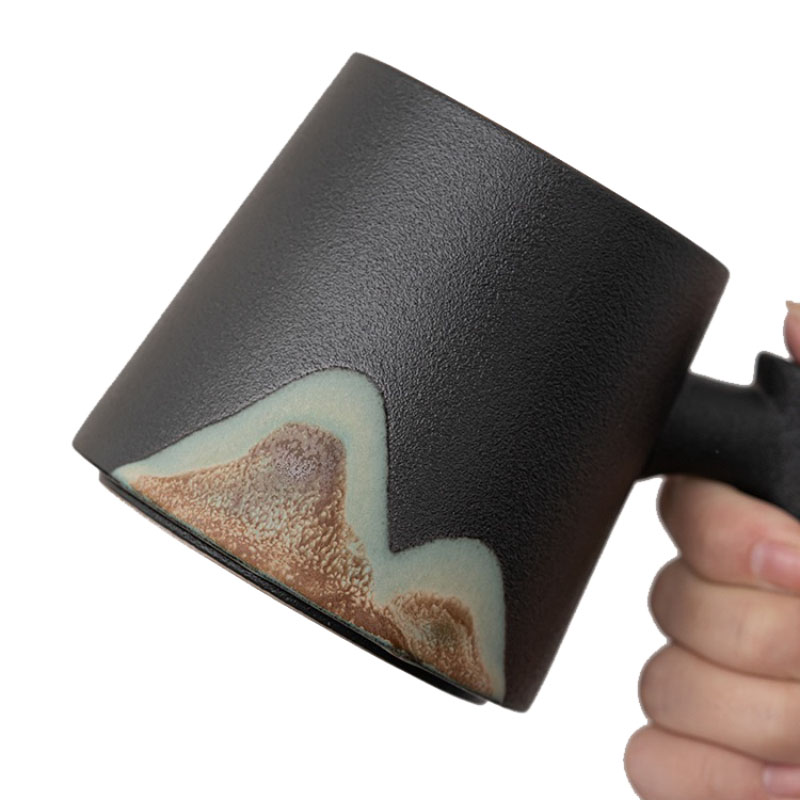 The “Distant Mountains” Gift Mug Set photo